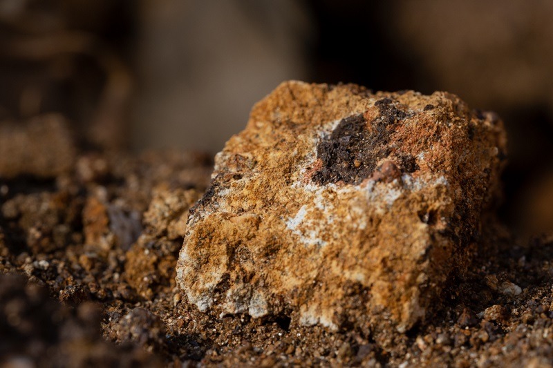 Minerales que contienen Tierras Raras 2 - Aclara